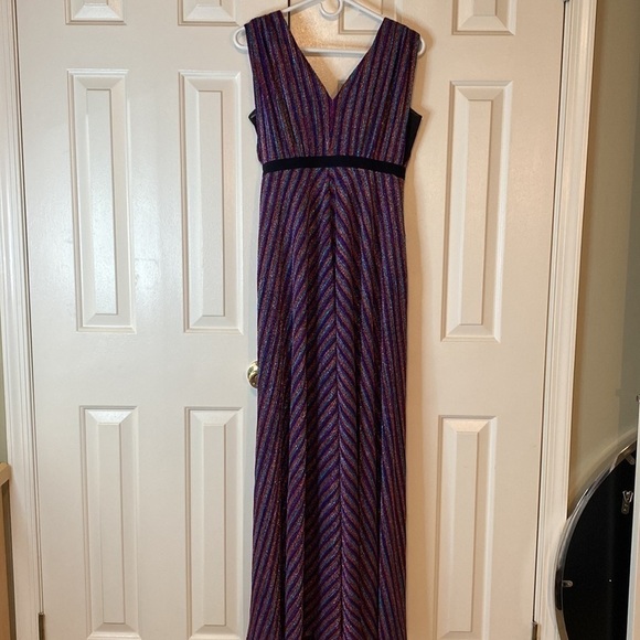 BCBGMaxazaria Sparkly Gown Size Small in Like New Condition - Picture 6 of 10